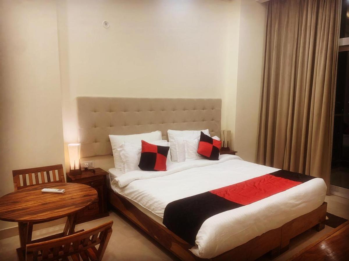 Luxury Penthouse With Taj Mahal View Appartement Agra  Buitenkant foto