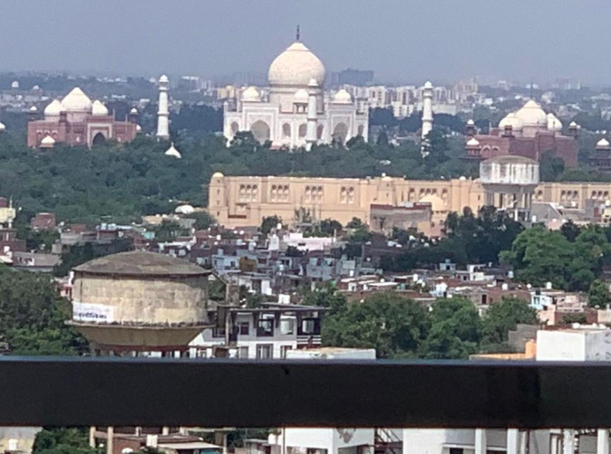 Luxury Penthouse With Taj Mahal View Appartement Agra  Buitenkant foto