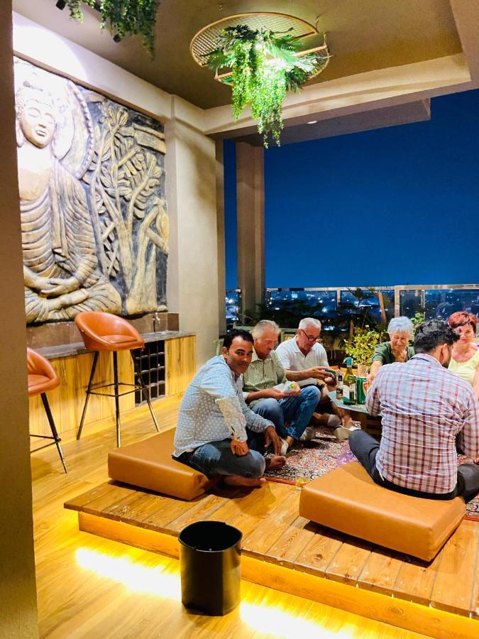 Luxury Penthouse With Taj Mahal View Appartement Agra  Buitenkant foto